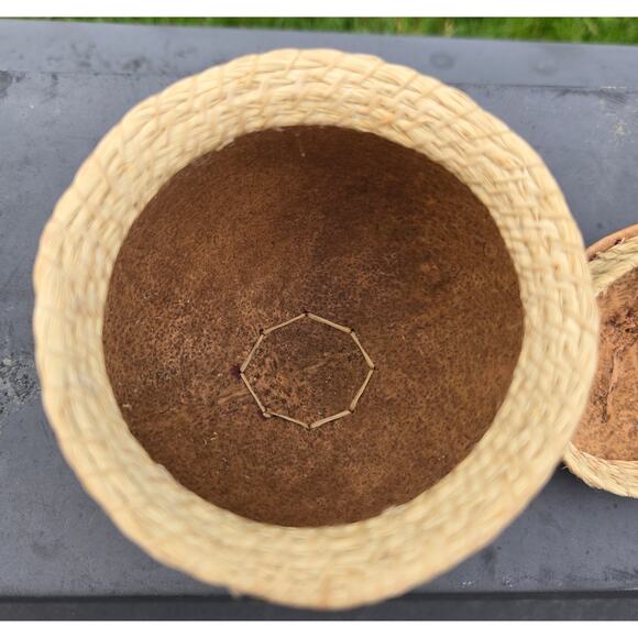 Bee-autiful Handmade Carved Woven Lidded Gourd Bee Themed Cranberry Red - Picture 12 of 14